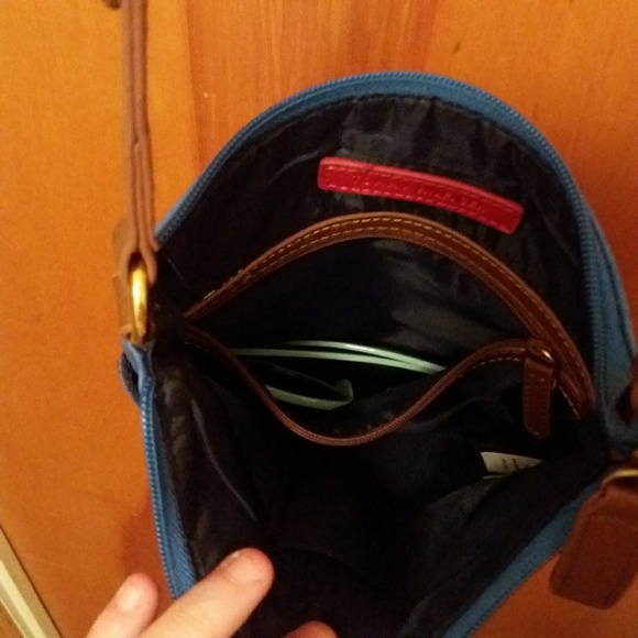 Sporty blue Tommy Hilfiger padlock crossbody bag - Picture 6 of 8